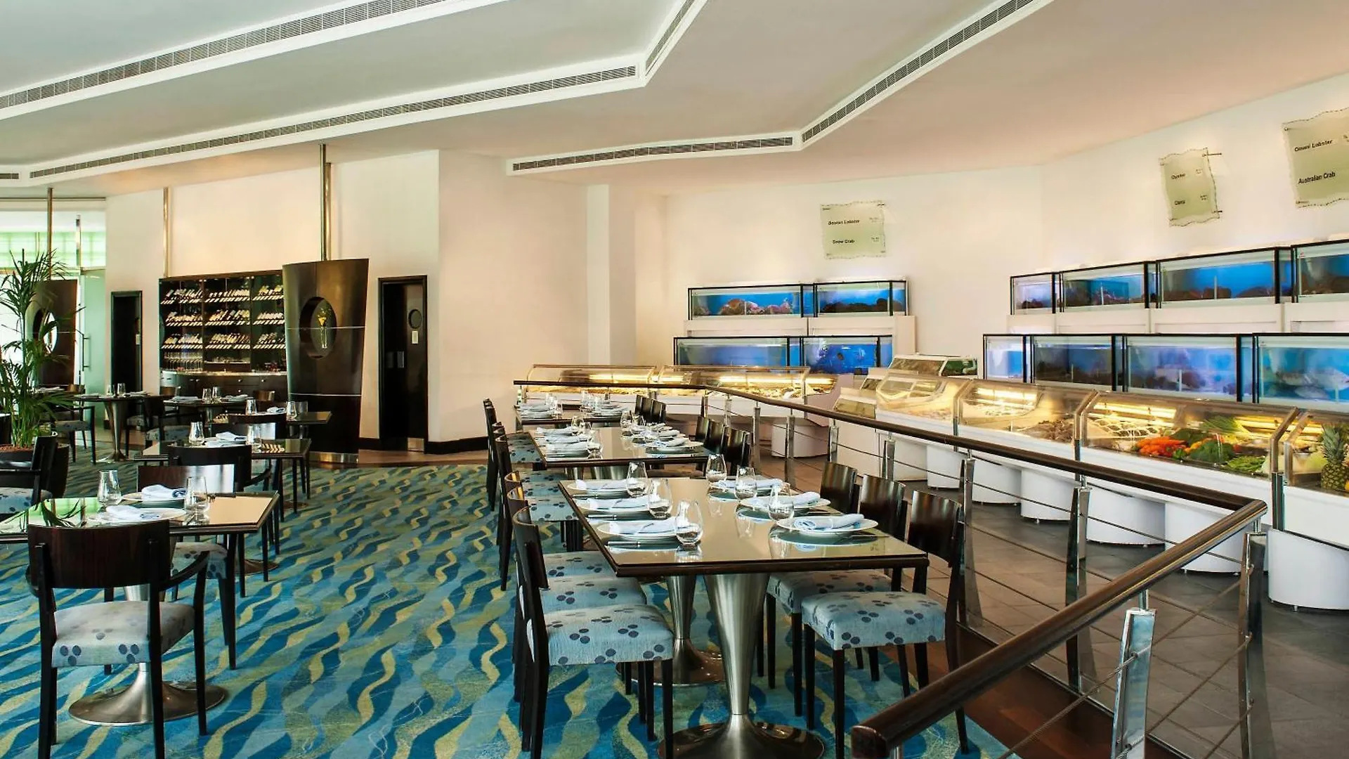 Le Meridien Dubai Hotel & Conference Centre 5*,
