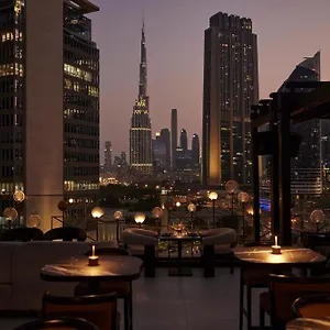 Otel Four Seasons International Financial Centre