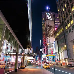 מלון Hilton Garden - Times Square ***