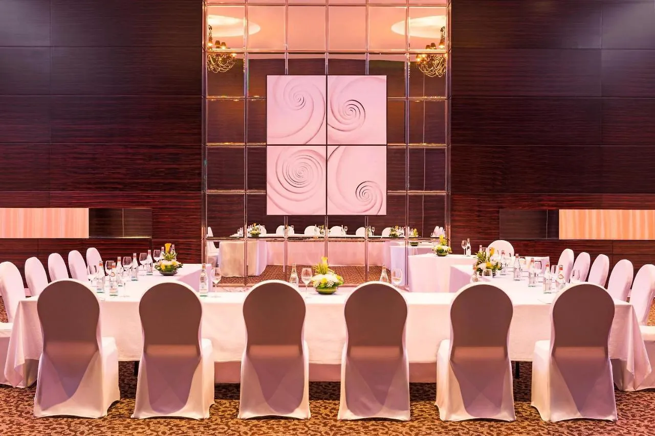 Le Meridien Dubai Hotel & Conference Centre 5*,  איחוד האמירויות הערביות