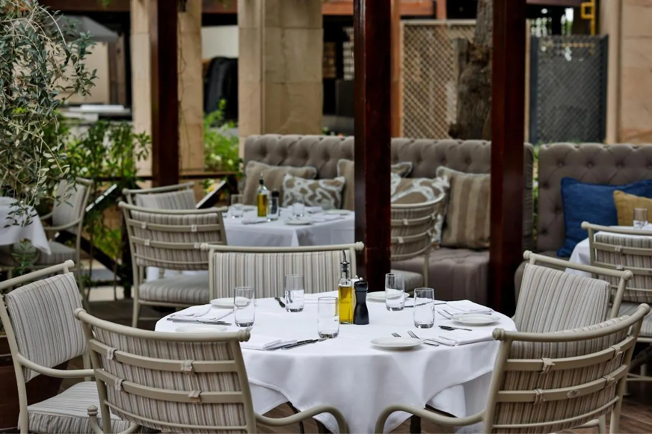 Le Meridien Dubai Hotel & Conference Centre 5*,  United Arab Emirates